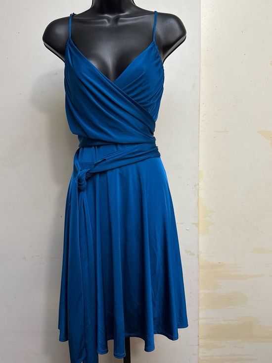 Guess Dresses & Skirts - Guess Lysandra sleeveless dress